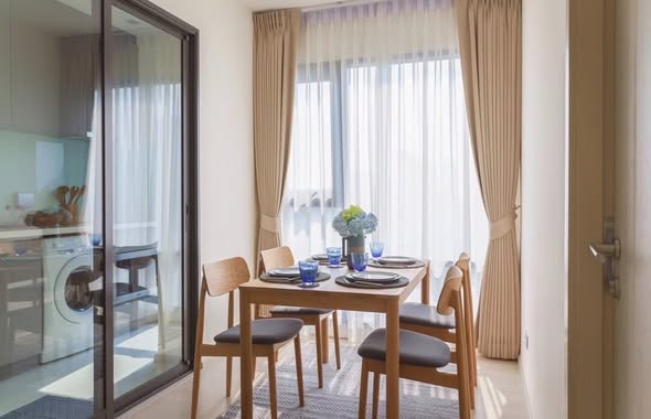 bedroom and room interior of Rhythm Sukhumvit 36-38