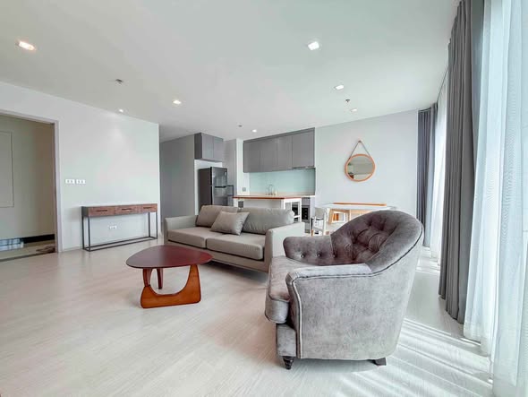 living room of Rhythm Sukhumvit 36-38
