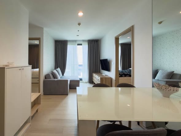 bedroom and living room of Rhythm Sukhumvit 42