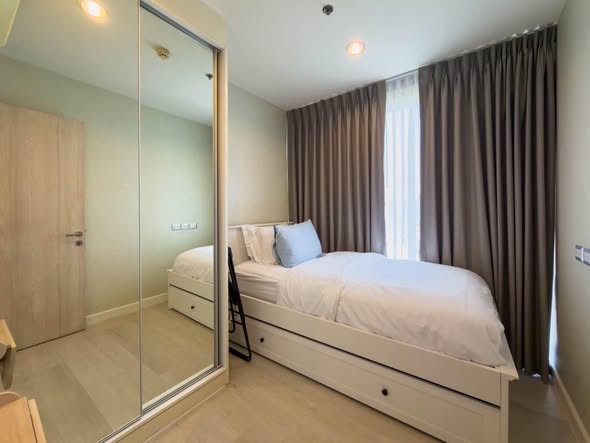 bedroom and room interior of Rhythm Sukhumvit 42