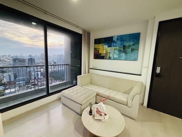 bedroom and living room of RHYTHM Sukhumvit 44/1