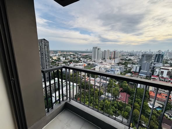 RHYTHM Sukhumvit 44/1