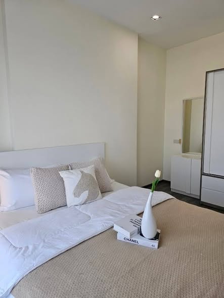 bedroom of Rich Park Triple Station