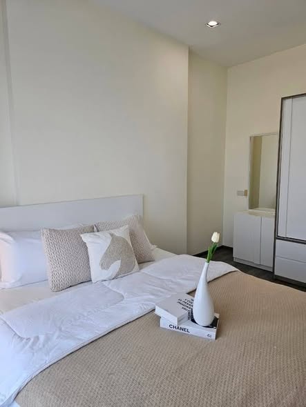 bedroom of Rich Park Triple Station