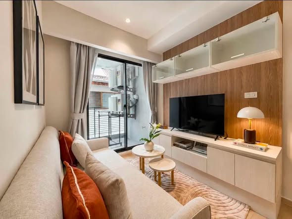 living room and bedroom of Runesu Thonglor 5 (รูเนะสุ ทองหล่อ 5)