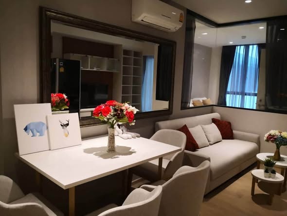 living room and room interior of Runesu Thonglor 5 (รูเนะสุ ทองหล่อ 5)