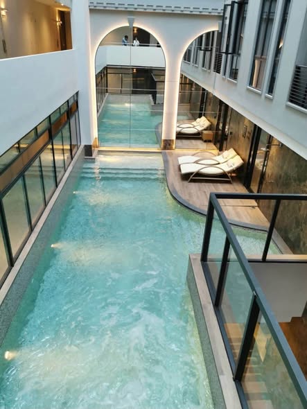 pool of Runesu Thonglor 5 (รูเนะสุ ทองหล่อ 5)