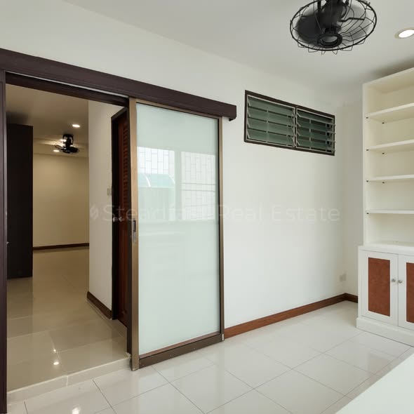 S Concept Townhome, Soi Nonsi 28