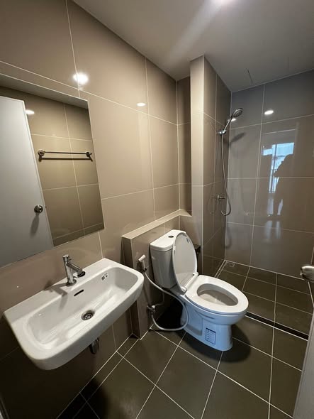 bathroom of Sena Kith Srinakarin-Sridan เสนาคิทท์ ศรีนครินทร์-ศรีด่าน