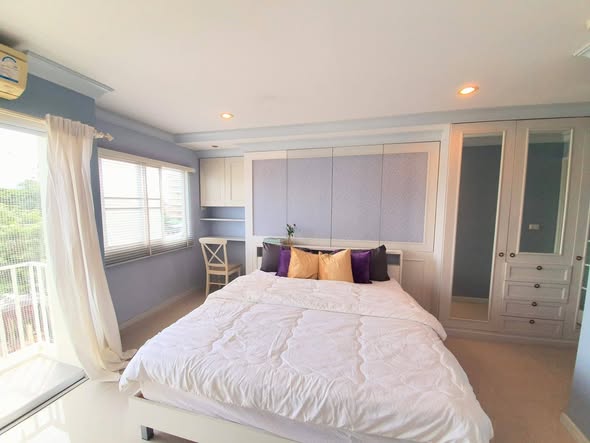 bedroom of Sense of London Condo