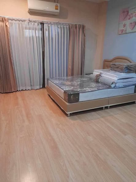 bedroom of Sereno Airport Condo