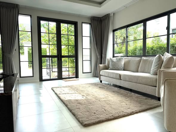 living room and room interior of Setthasiri Bangna KM.10
