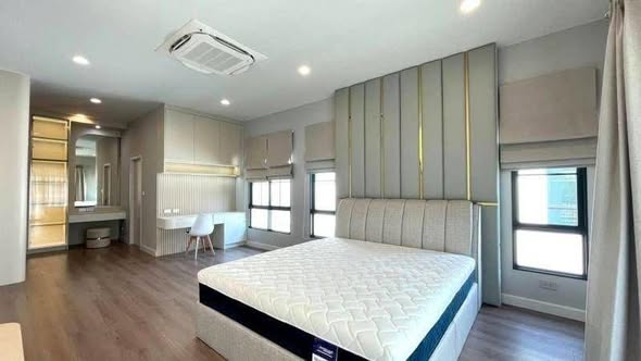 bedroom and room interior of Setthasiri Bangna-Suvarnabhumi