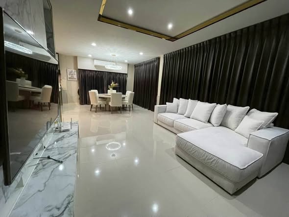 living room and bedroom of Setthasiri Krungthep Kreetha 2