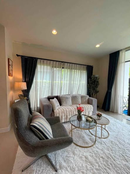 living room and bedroom of Setthasiri Krungthep Kreetha 2
