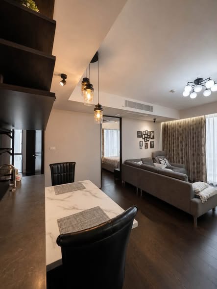 living room of Siamese Gioia