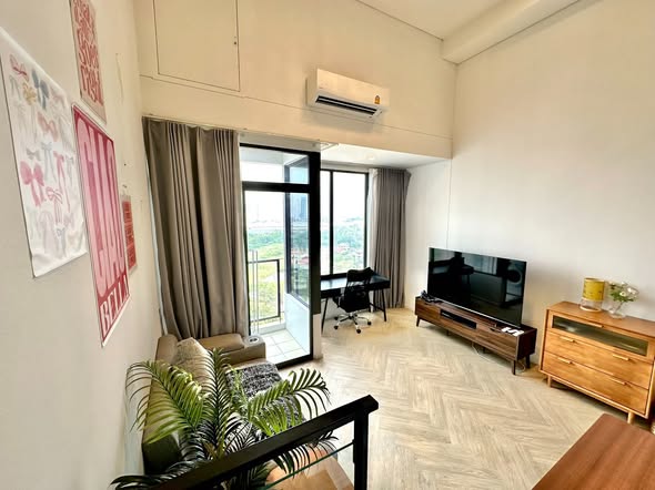 bedroom of Siamese residence landmark @ MRTA station