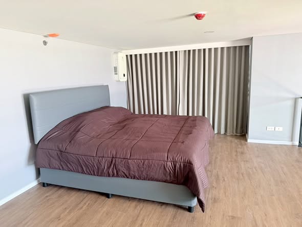bedroom of Siamese residence landmark @ MRTA station