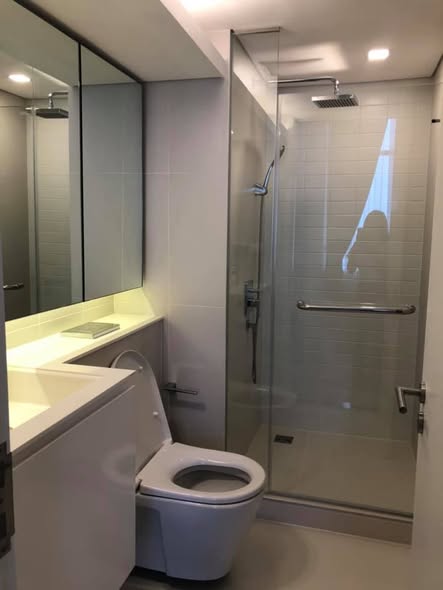 room interior and bathroom of Siamese Sukhumvit 48 ไซมิส สุขุมวิท 48