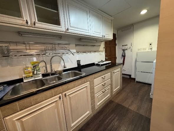 kitchen of Silom Terrace