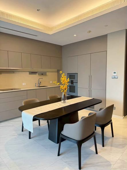 room interior and kitchen of Sindhorn Tonson