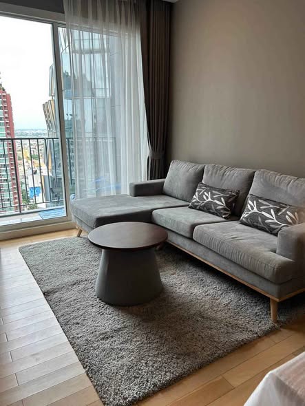 living room and bedroom of Siri at Sukhumvit