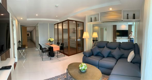 living room of Siri on 8