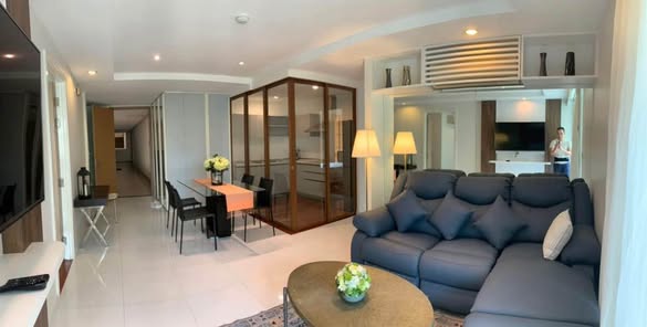 bedroom and living room of สิริ เพลส กัลปพฤกษ์-สาทร : Siri Place Kalapapruek-Sathorn