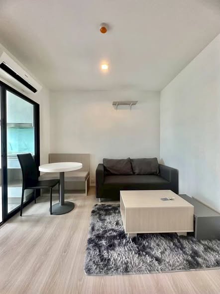 living room and room interior of Skyline Rattanathibet Condominium