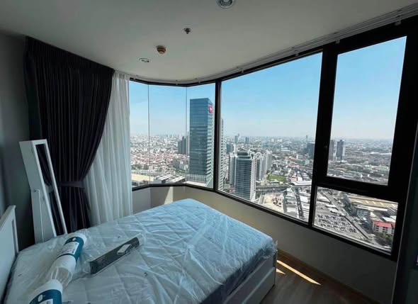 bedroom of Skyrise Avenue Sukhumvit 64