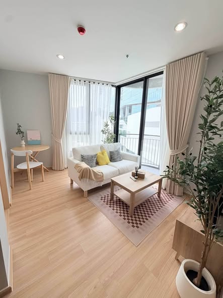 bedroom and living room of Skyrise Avenue Sukhumvit 64