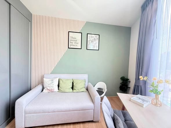 bedroom and living room of Skyrise Avenue Sukhumvit 64
