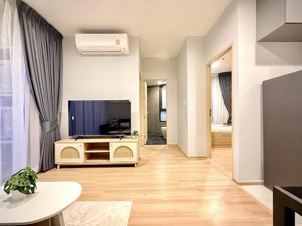 bedroom and living room and room interior of Skyrise Avenue Sukhumvit 64