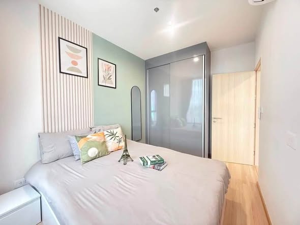 bedroom and room interior of Skyrise Avenue Sukhumvit 64