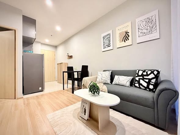 living room of Skyrise Avenue Sukhumvit 64