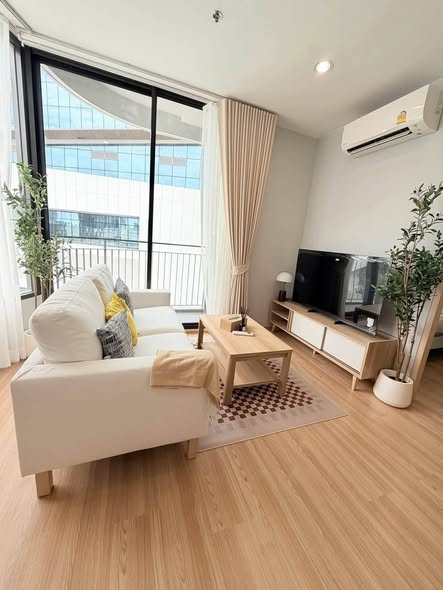 living room of Skyrise Avenue Sukhumvit 64