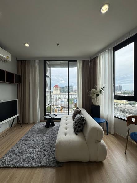 living room and bedroom of Skyrise Avenue Sukhumvit 64