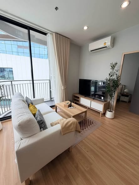 living room and bedroom of Skyrise Avenue Sukhumvit 64