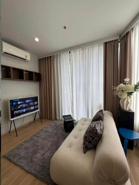 living room and bedroom of Skyrise Avenue Sukhumvit 64