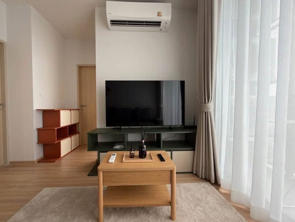 living room and bedroom of Skyrise Avenue Sukhumvit 64