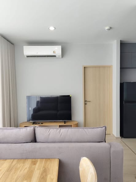 living room and room interior of Skyrise Avenue Sukhumvit 64