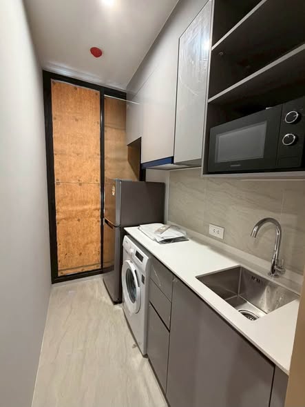 room interior of Skyrise Avenue Sukhumvit 64
