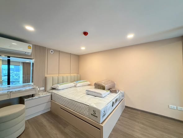 bedroom of So Origin Kaset Interchange