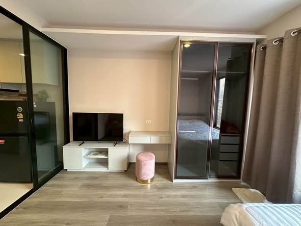 bedroom and room interior of SOHO​ BANGKOK​ RATCHADA​