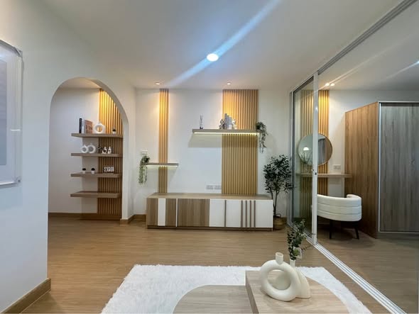 room interior and bathroom of SRIVARA MANSION 1