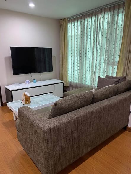 living room and bedroom of Sukhumvit Living Town