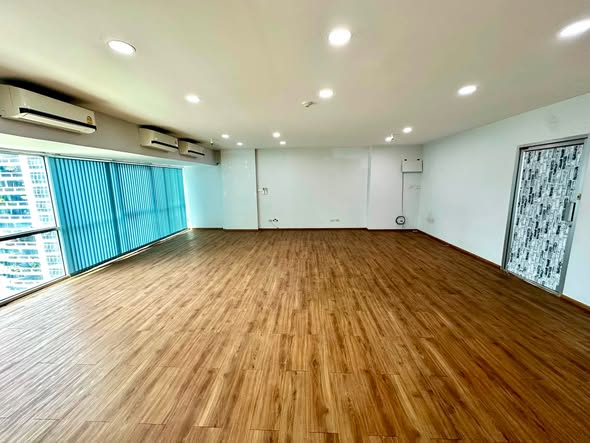Sukhumvit Suite