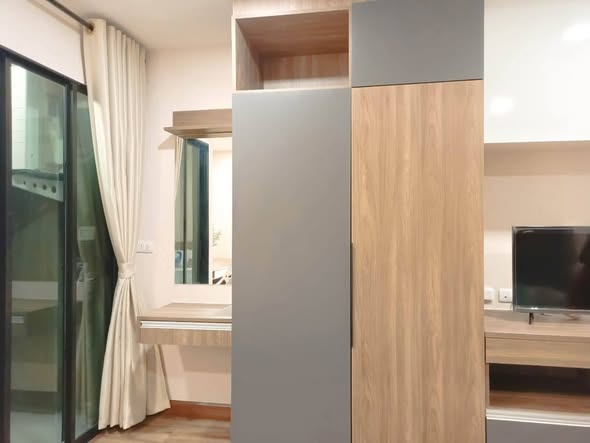 bedroom and room interior of SUN CITY