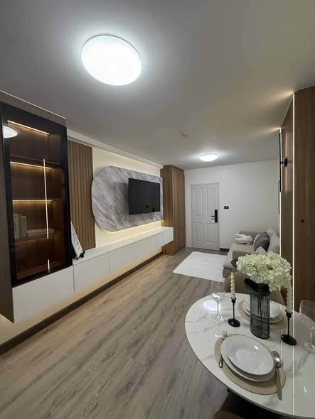 living room and bedroom of Supalai City Resort Ratchada-Huai Khwang