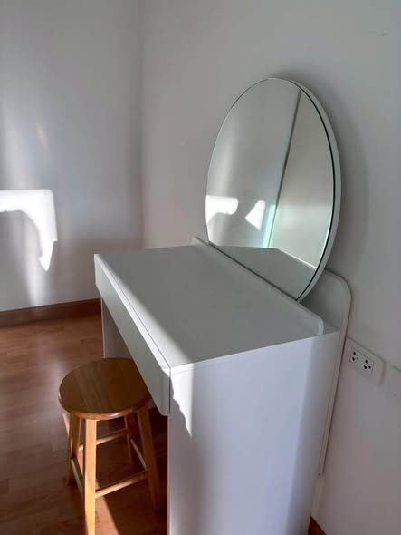 room interior and bathroom of Supalai City Resort Ratchada-Huai Khwang